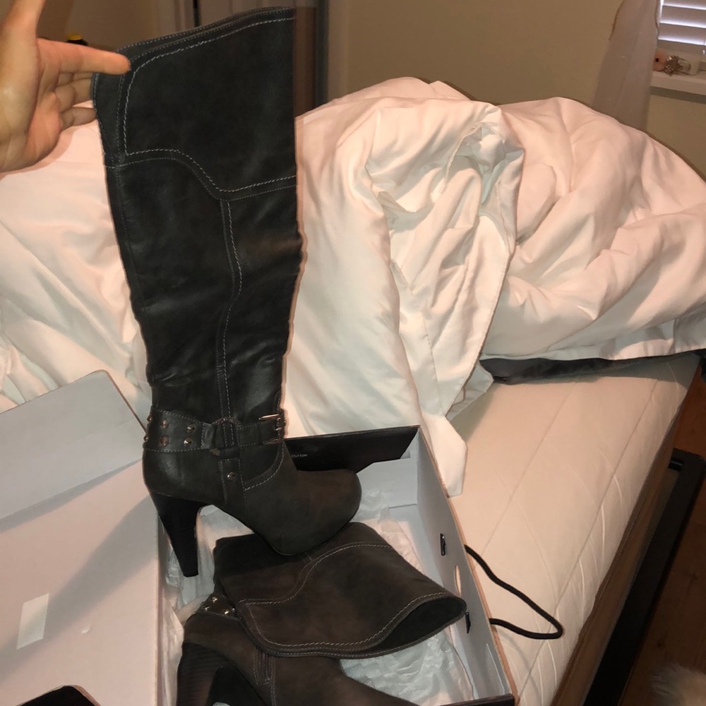 Guess charcoal gray leather boots